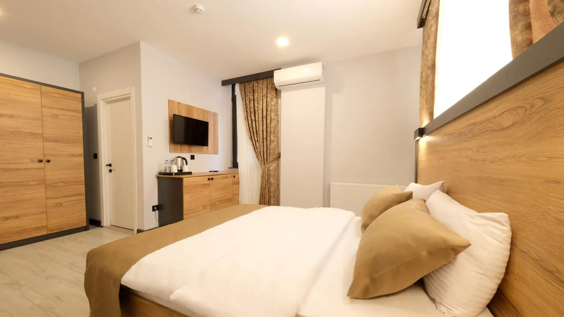 Sirius Hotel Deluxe Istanbul 4*,