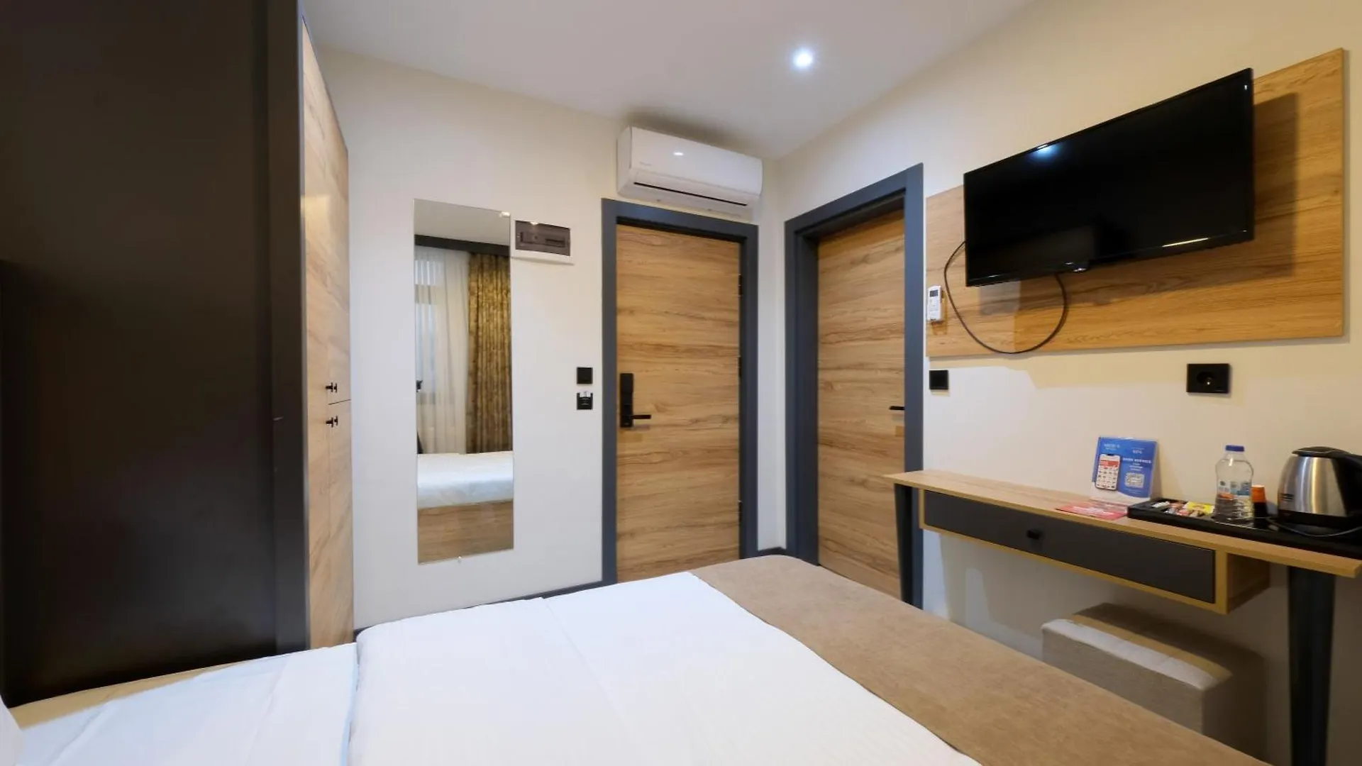Sirius Hotel Deluxe Istanbul 4*,